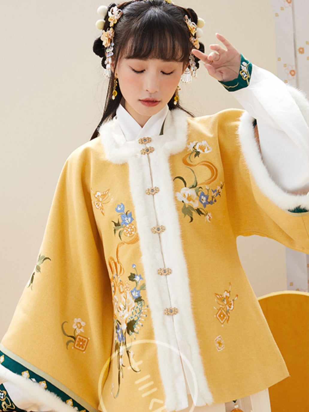 "秋海棠露" Ming Dynasty Hanfu Set