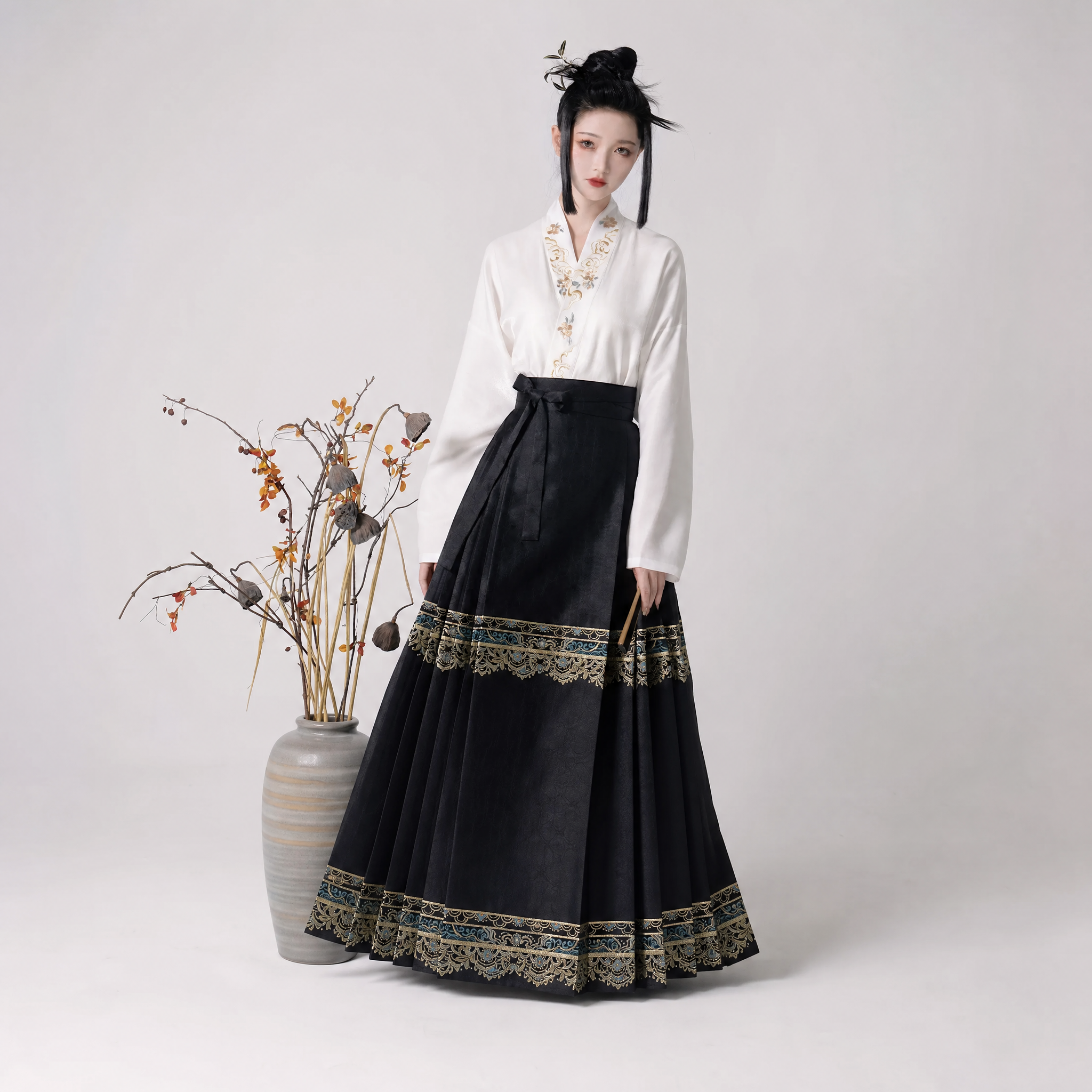 游龙踏雪 Brocade Mamian Skirt Set