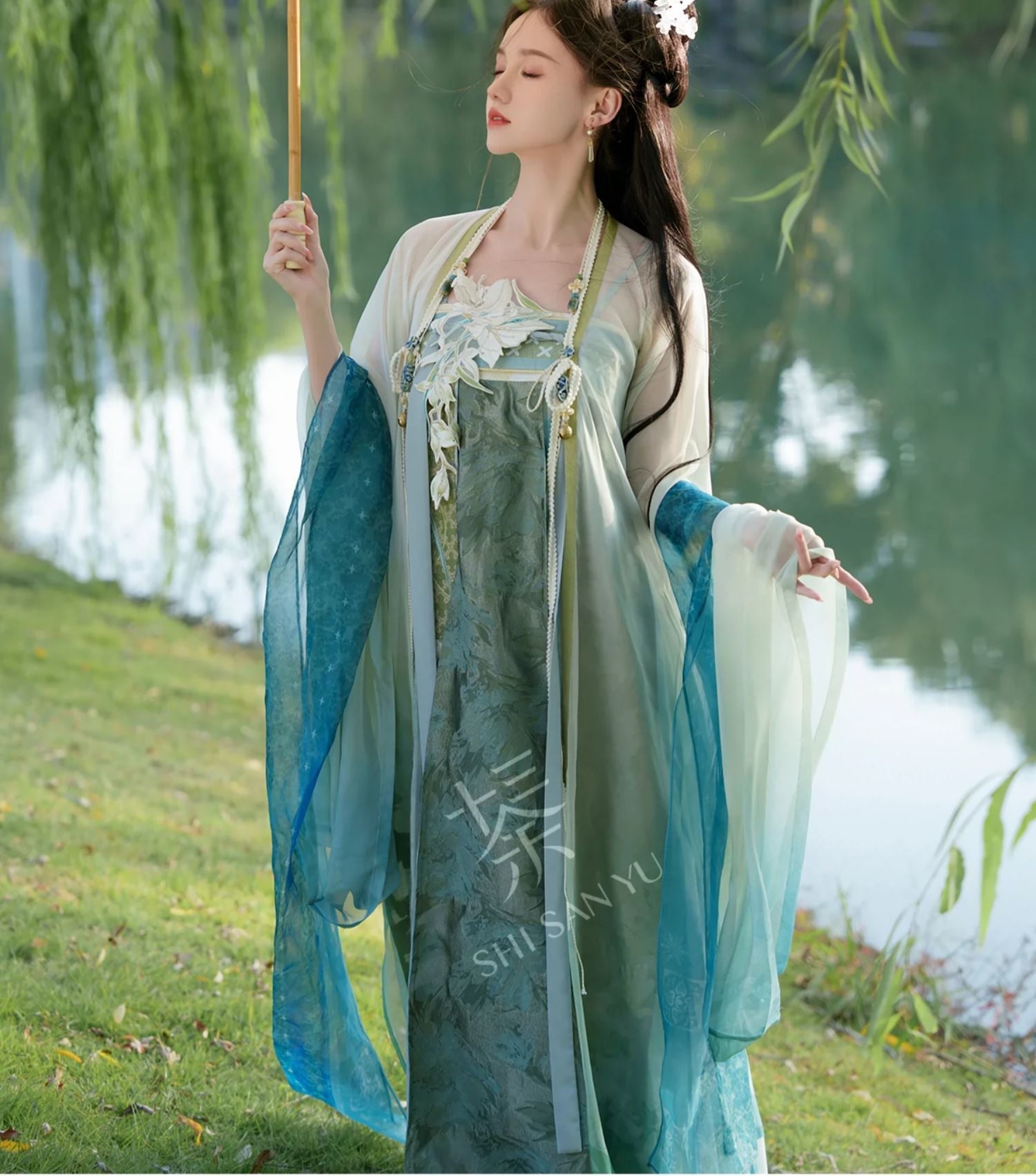 "藻景幽兰" Tang Dynasty Hanfu Set